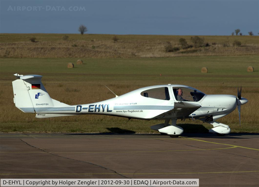 D-EHYL, Diamond DA-40TDI Diamond Star C/N D4.057, Roll out on Oppin airfield......