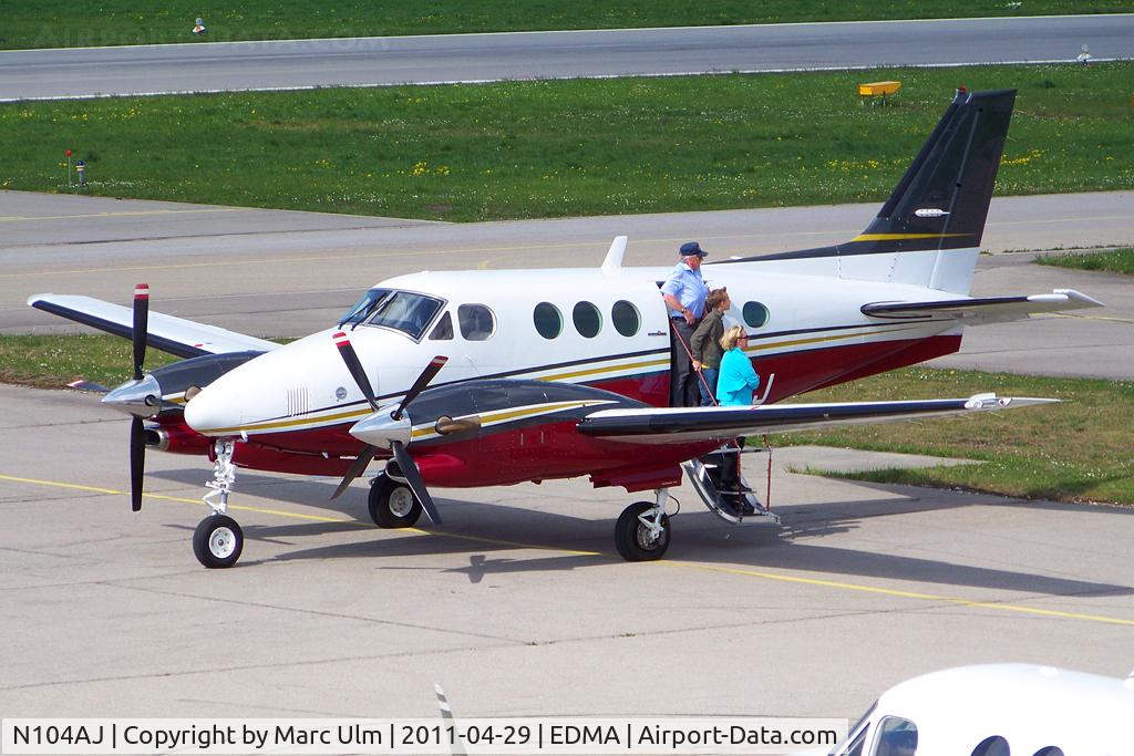 N104AJ, 1988 Beech C90A King Air C/N LJ-1164, C90A king air