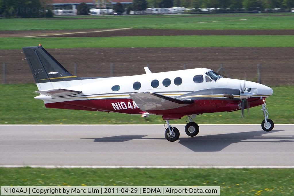 N104AJ, 1988 Beech C90A King Air C/N LJ-1164, 07 take off