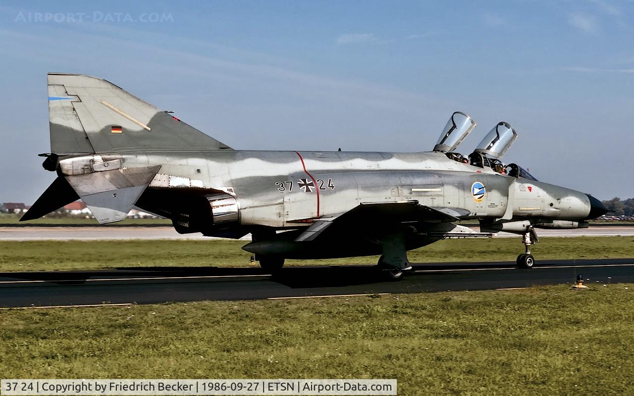 37 24, 1972 McDonnell Douglas F-4F Phantom II C/N 4405, taxying to the flightline at Fliegerhorst Neuburg