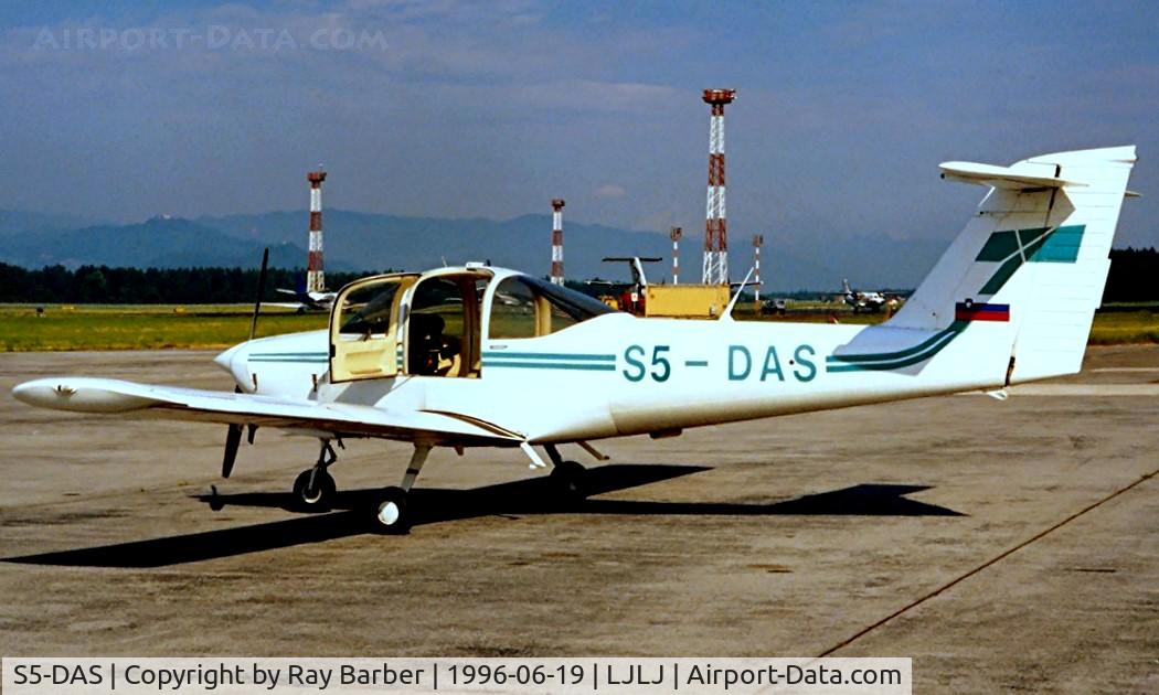 S5-DAS, 1979 Piper PA-38-112 Tomahawk Tomahawk C/N 38-79A0446, Piper PA-38-112 Tomahawk [38-79A0446] Ljubljana~S5 19/06/1996