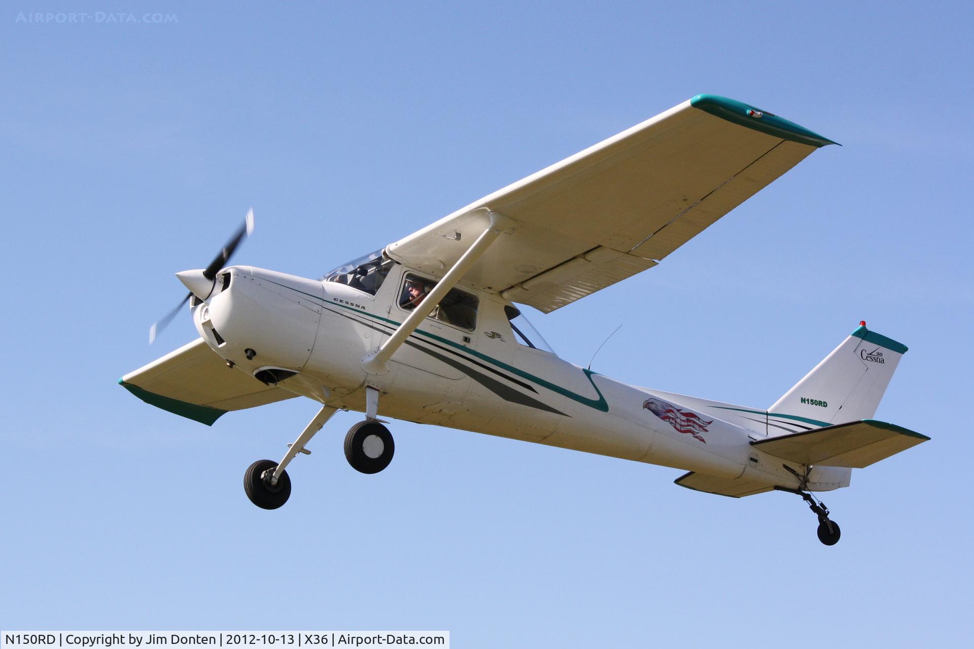 N150RD, 1975 Cessna 150M C/N 15077548, Cessna 150 (N150RD) departs Buchan Airport