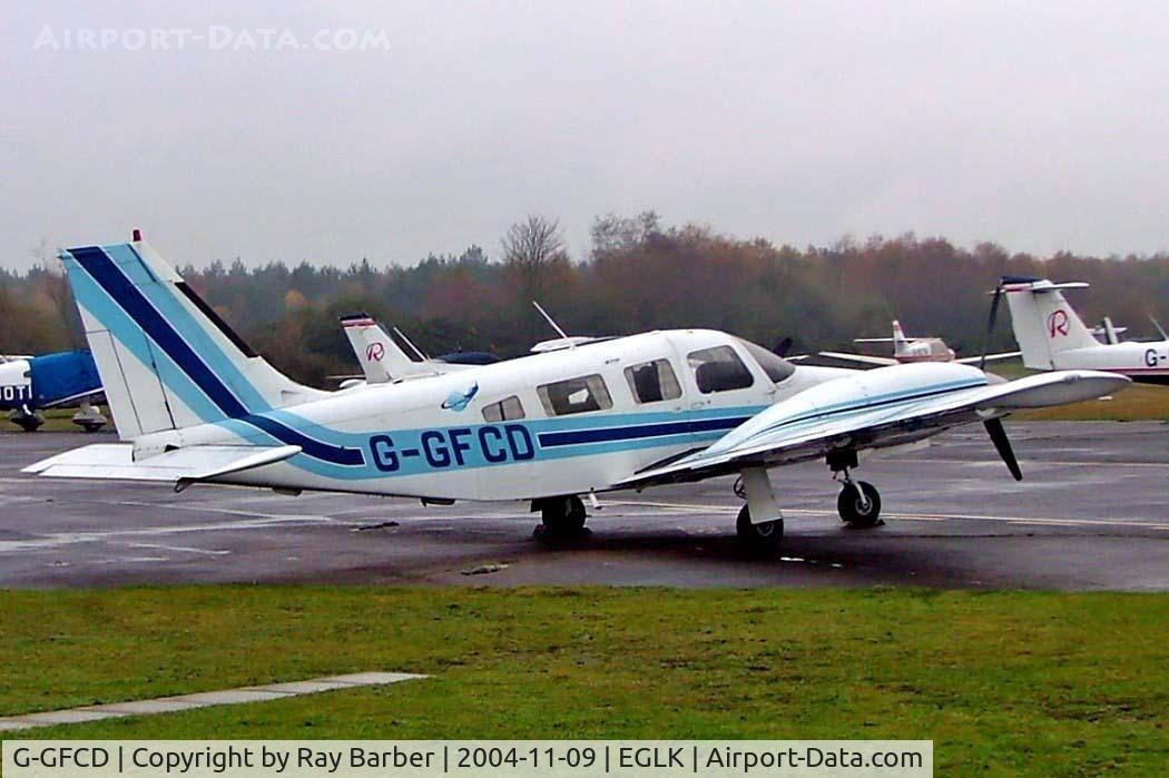 G-GFCD, 1981 Piper PA-34-220T Seneca III C/N 34-8133073, Piper PA-34-220T Seneca III [34-8133073] Blackbushe~G 09/11/2004