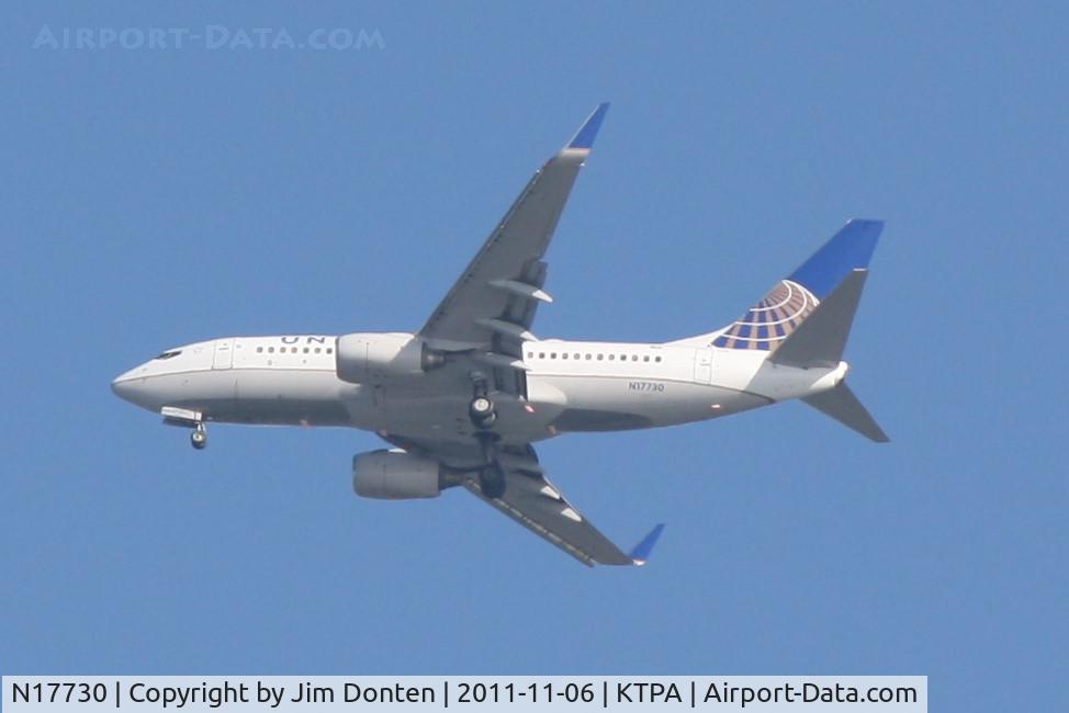N17730, 1999 Boeing 737-724 C/N 28798, United B737 on approach to Tampa International Airport