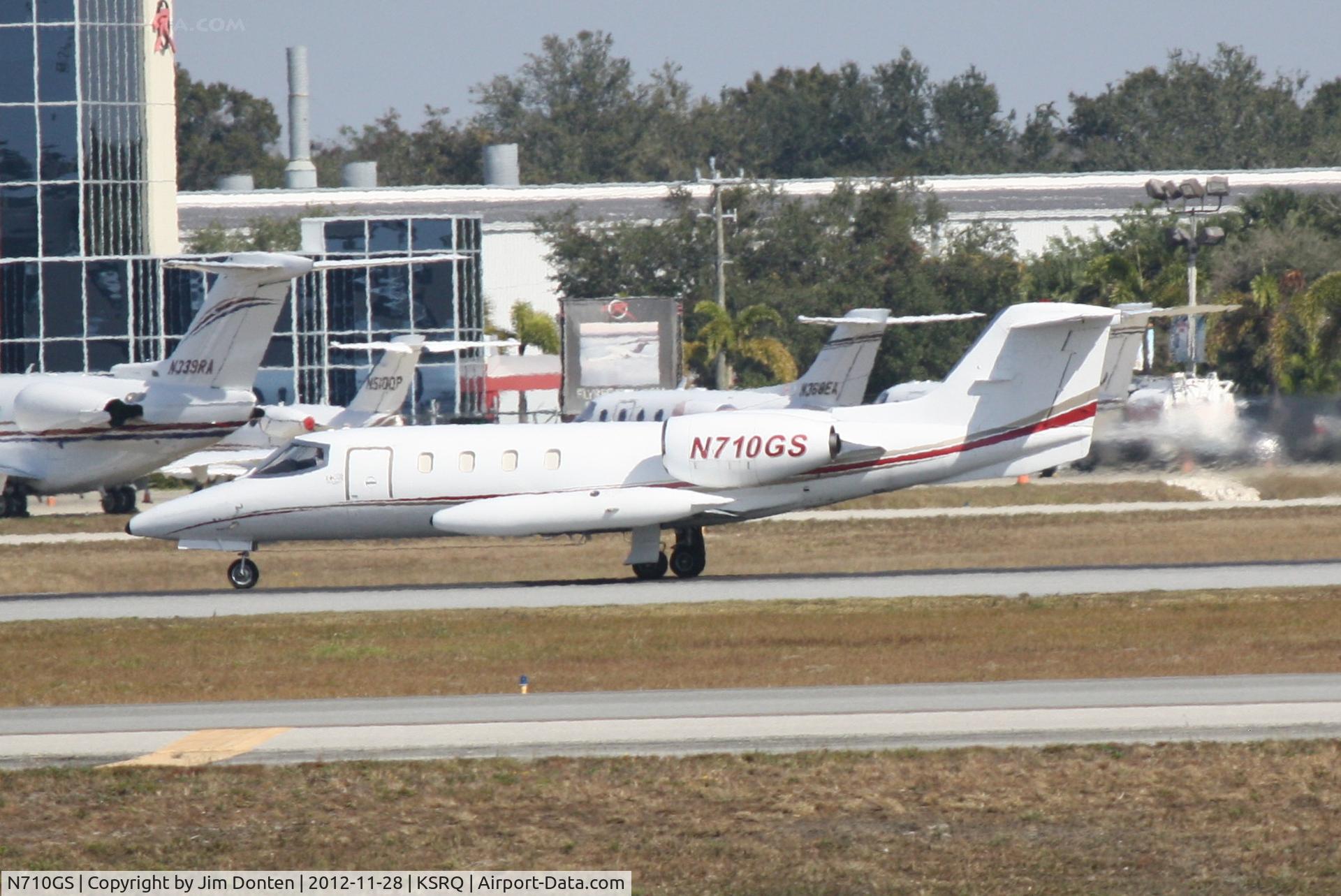 N710GS, 1975 Gates Learjet 35 C/N 032, Learjet 35 (N710GS) departs Sarasota-Bradenton International Airport enroute to Toledo Express Airport