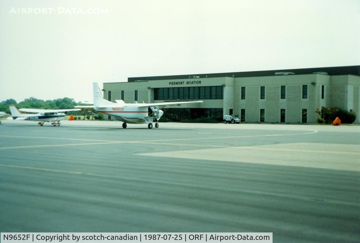 N9652F, 1987 Cessna 208 Caravan I C/N 20800113, 1987 Cessna 208, N9652F, at Norfolk International Airport, Norfolk, VA