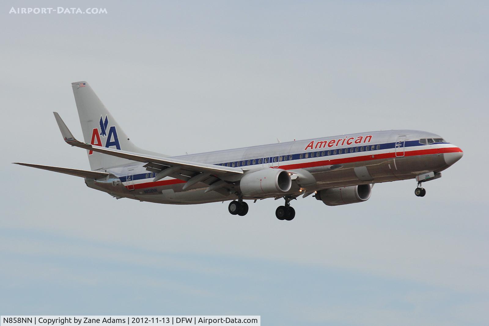 N858NN, Boeing 737-823 C/N 30904, American Airlines landing at DFW Airport
