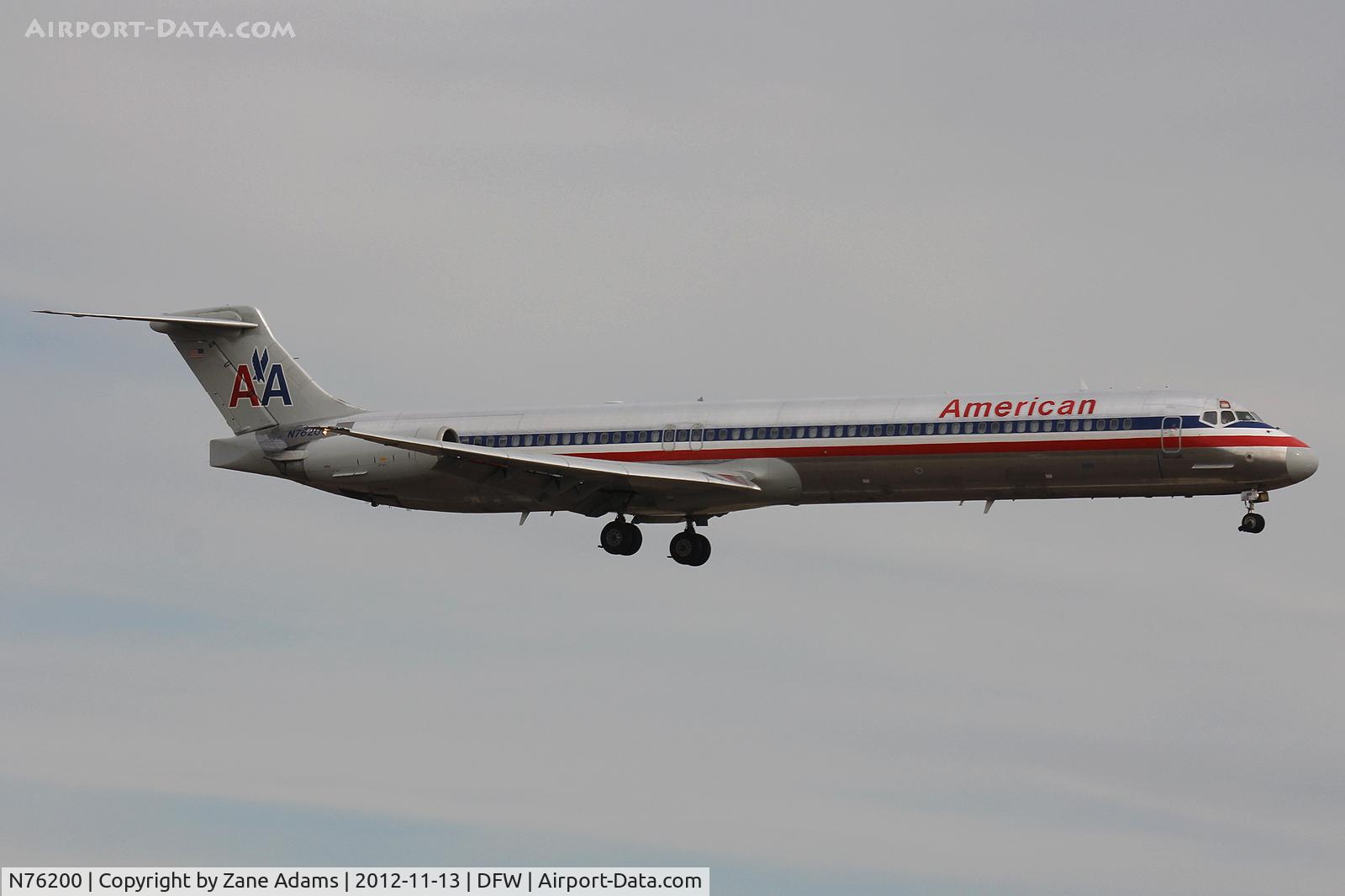 N76200, 1992 McDonnell Douglas MD-83 (DC-9-83) C/N 53290, American Airlines landing at DFW Airport
