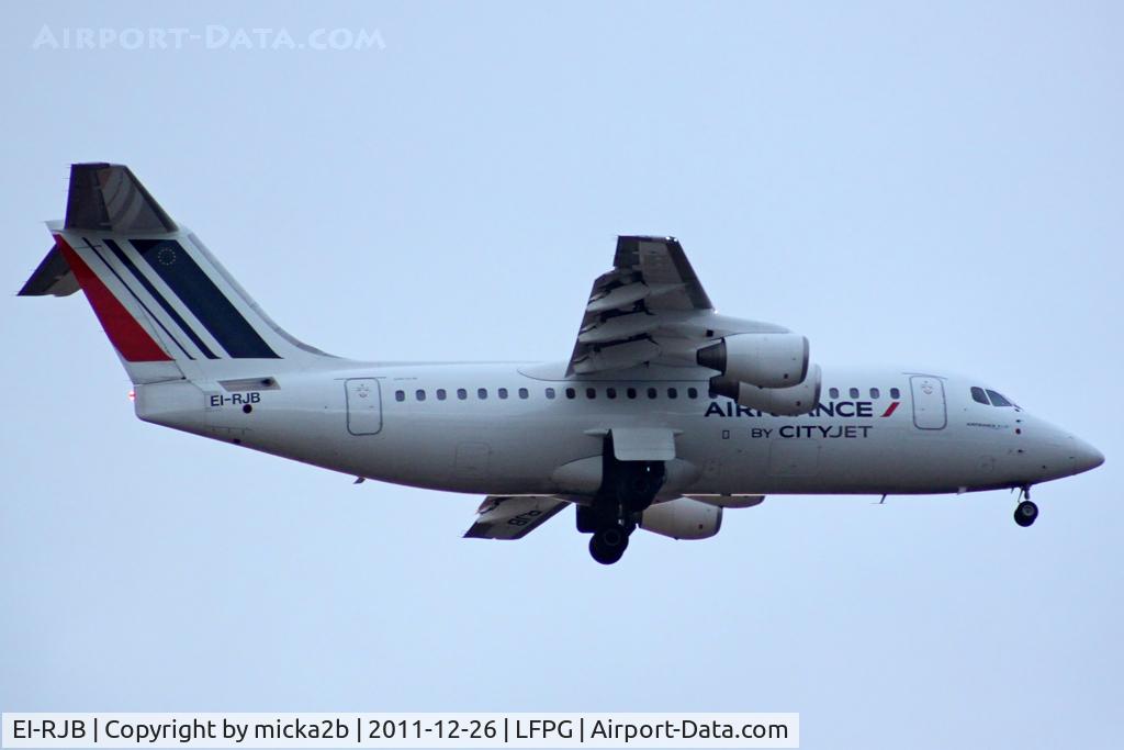EI-RJB, 1998 British Aerospace Avro 146-RJ85 C/N E.2330, Landing