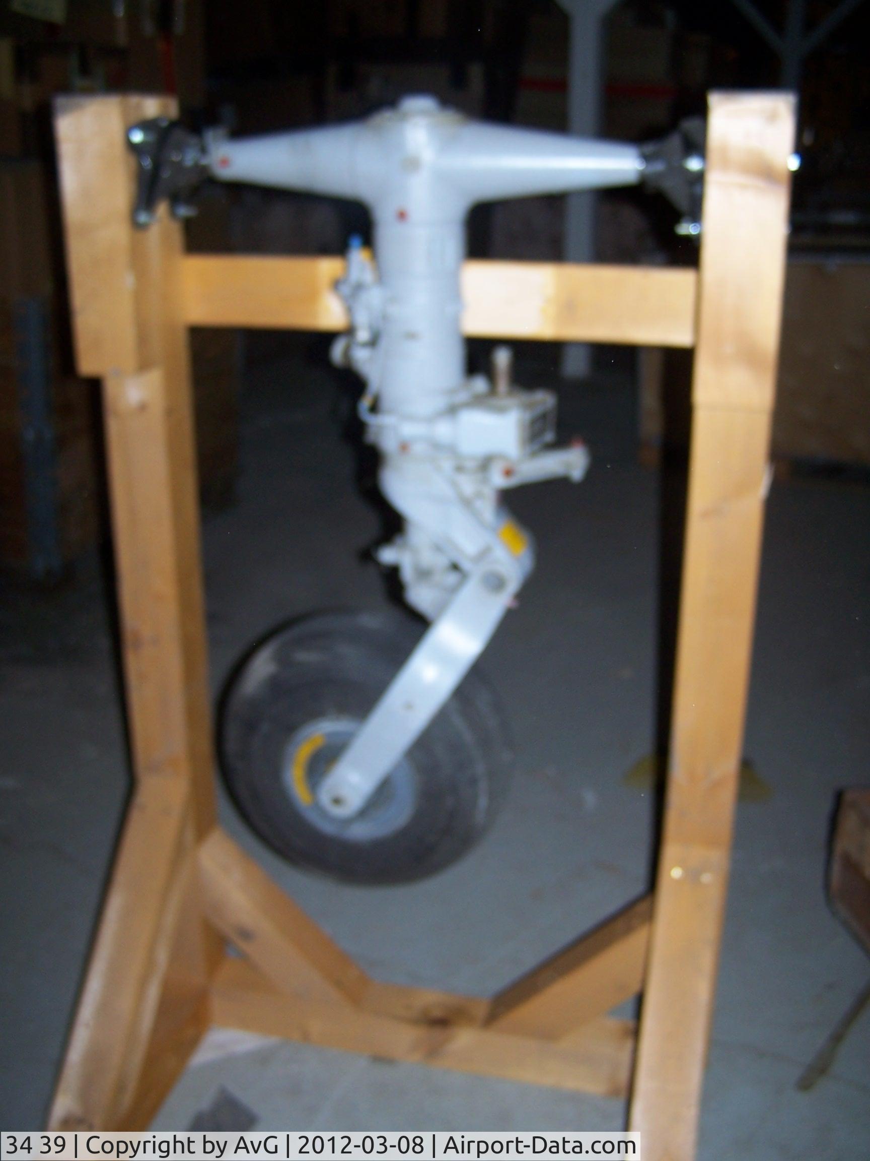 34 39, Fiat G-91T/3 C/N 49, Nose Gear Assembly new for 34+39