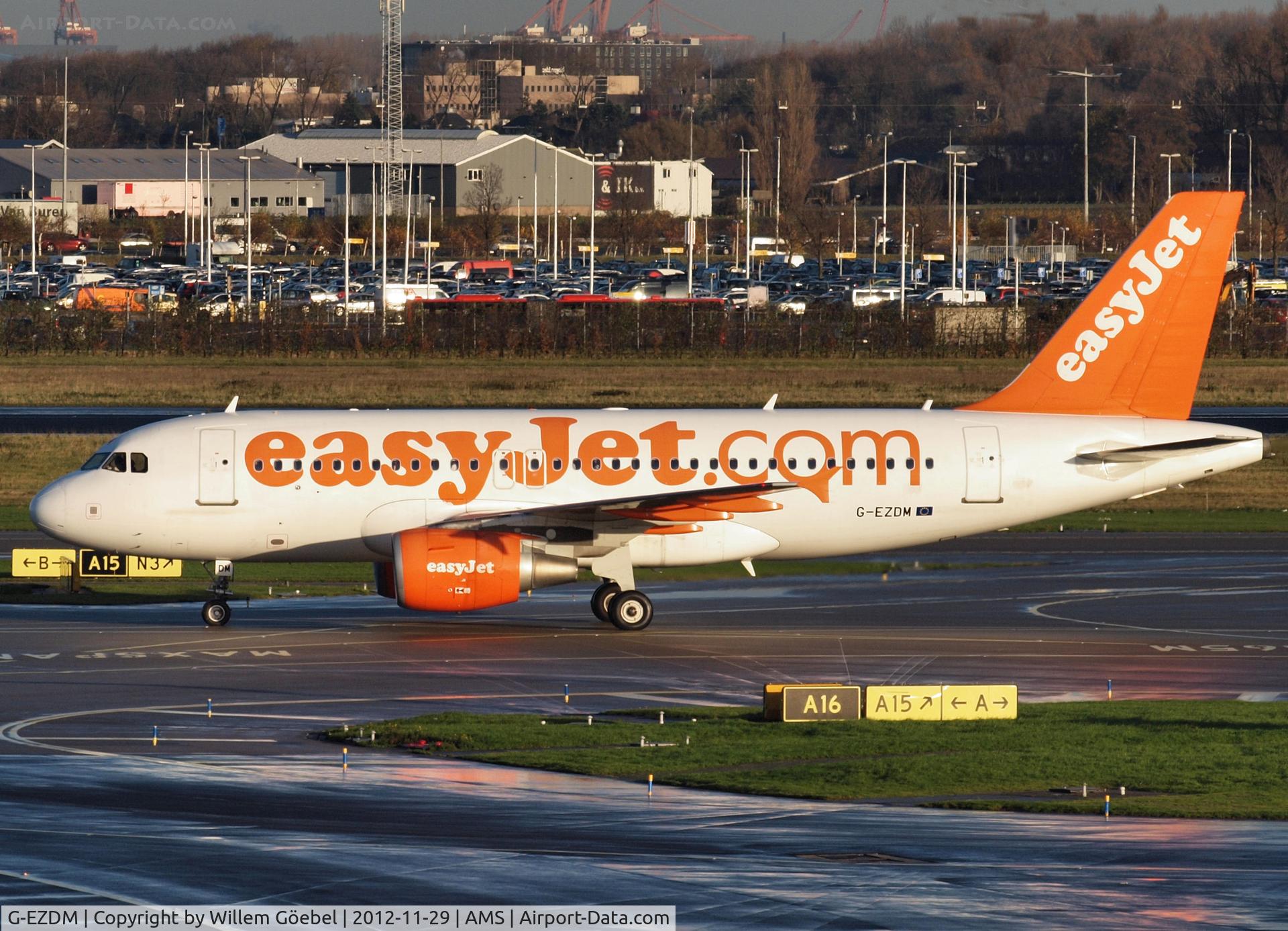 G-EZDM, 2008 Airbus A319-111 C/N 3571, Taxi to the gate of Schiphol Airport