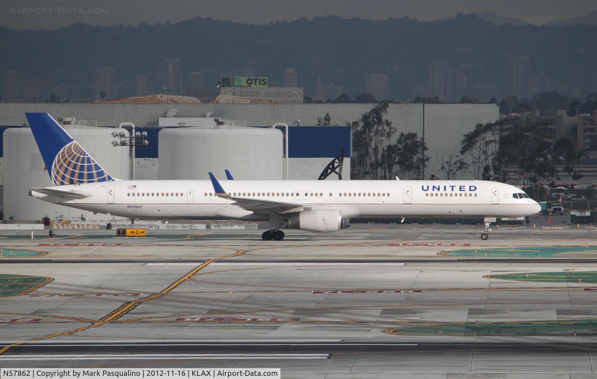N57862, 2001 Boeing 757-33N C/N 32586, Boeing 757-300