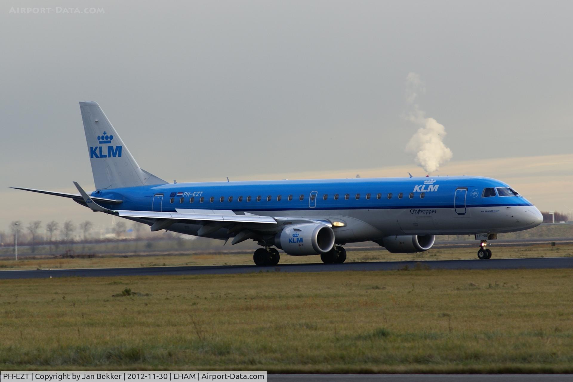 PH-EZT, 2012 Embraer 190LR (ERJ-190-100LR) C/N 19000519, Just after landing on the 