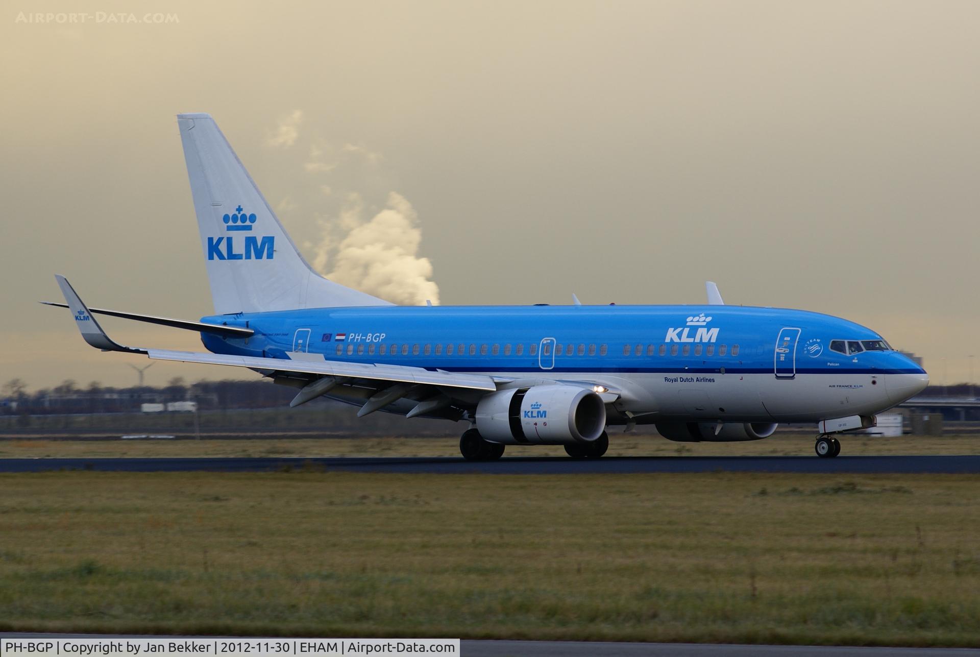 PH-BGP, 2011 Boeing 737-7K2 C/N 38127, Just after landing on the 