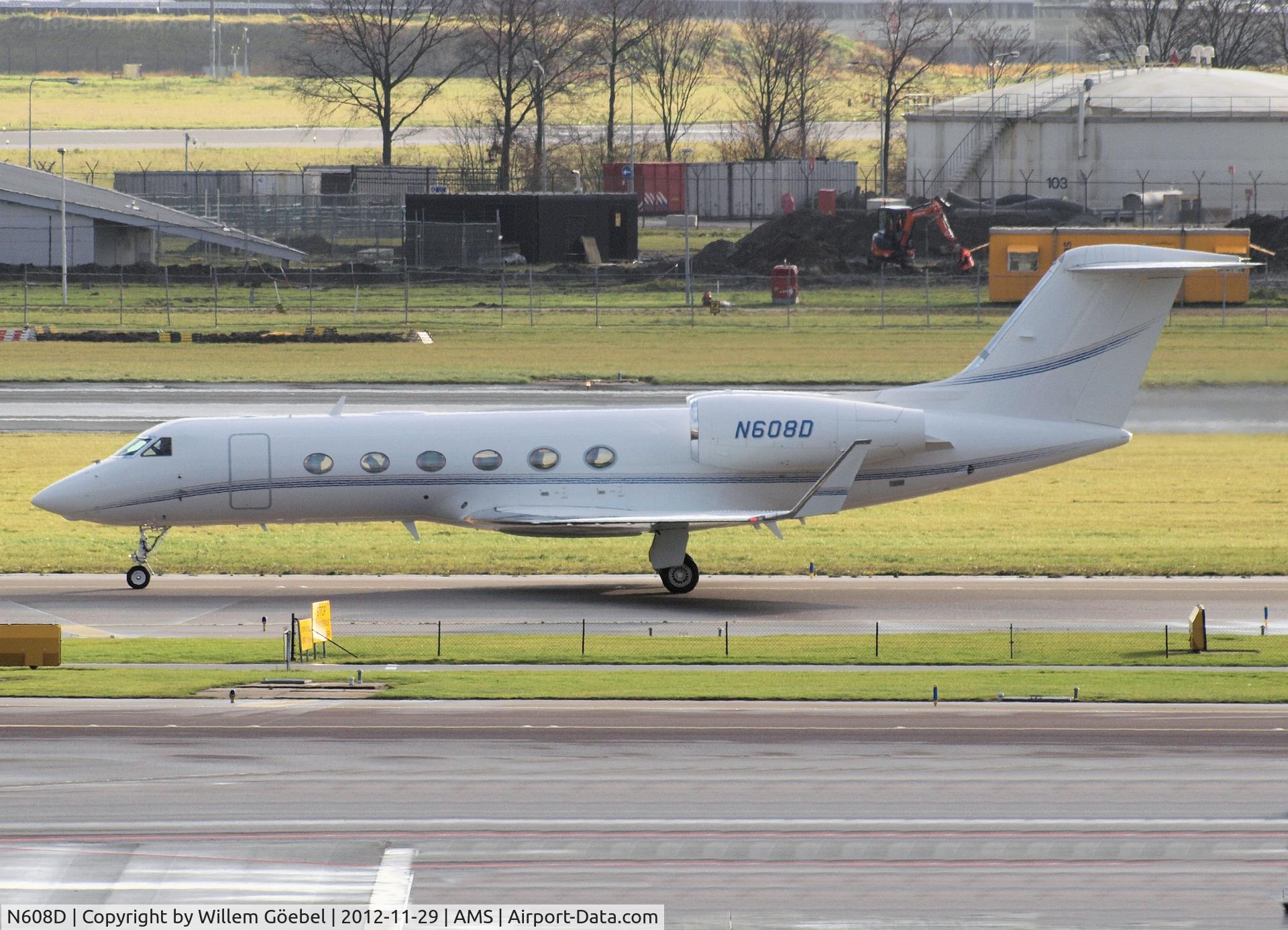 N608D, 2009 Gulfstream Aerospace GIV-X (G450) C/N 4152, Landing on runway 24 of Schiphol Airport