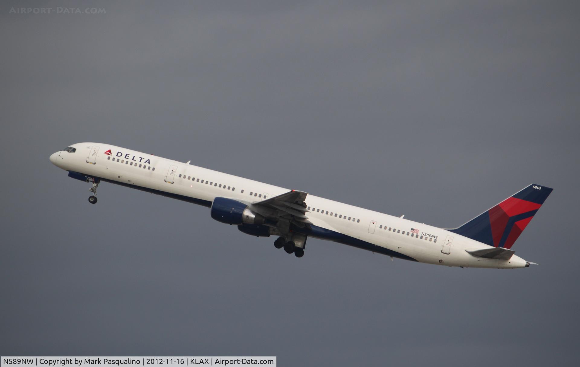 N589NW, 2003 Boeing 757-351 C/N 32989, Boeing 757-300