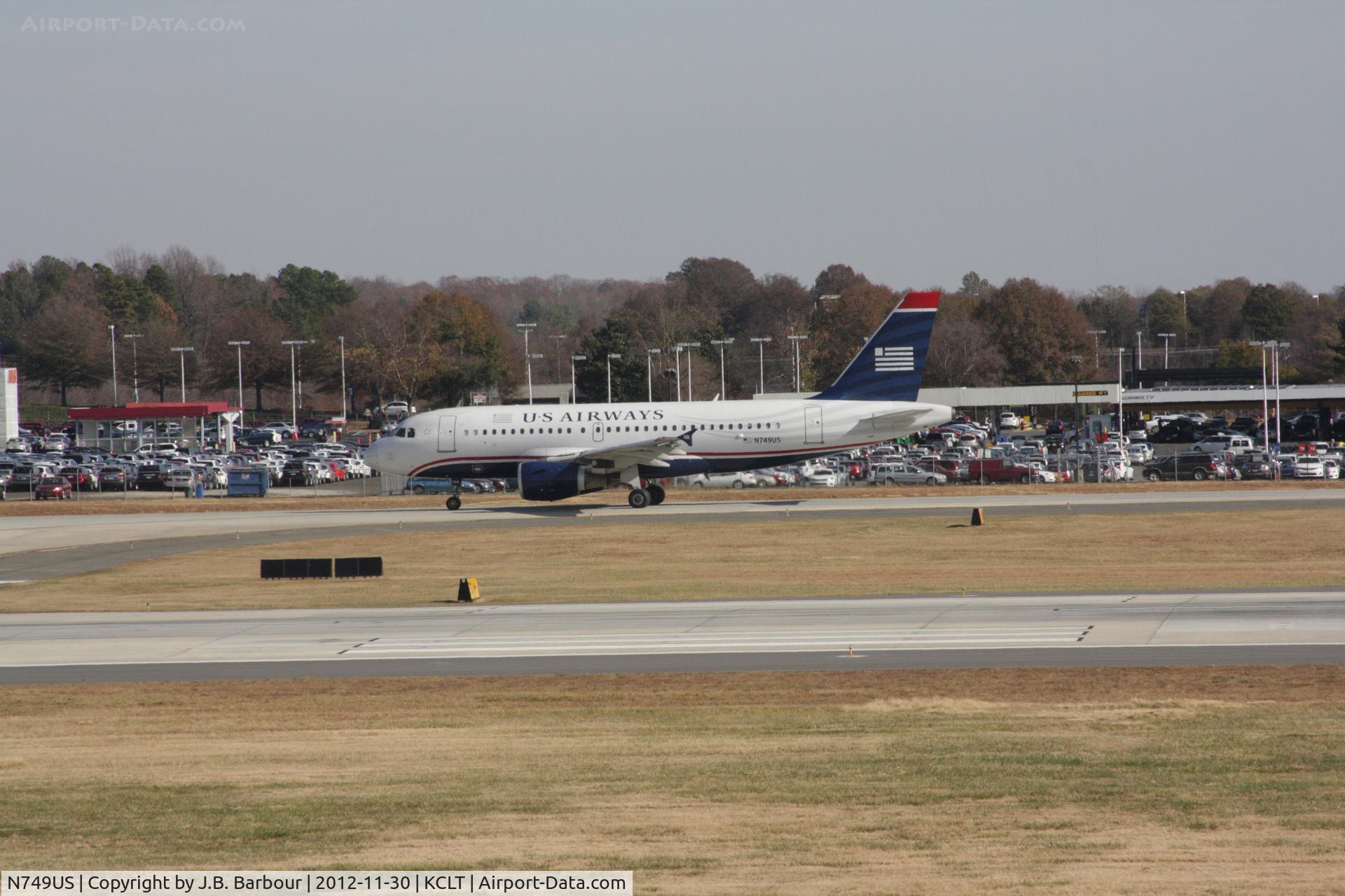 N749US, 2000 Airbus A319-112 C/N 1313, Charlotte, NC