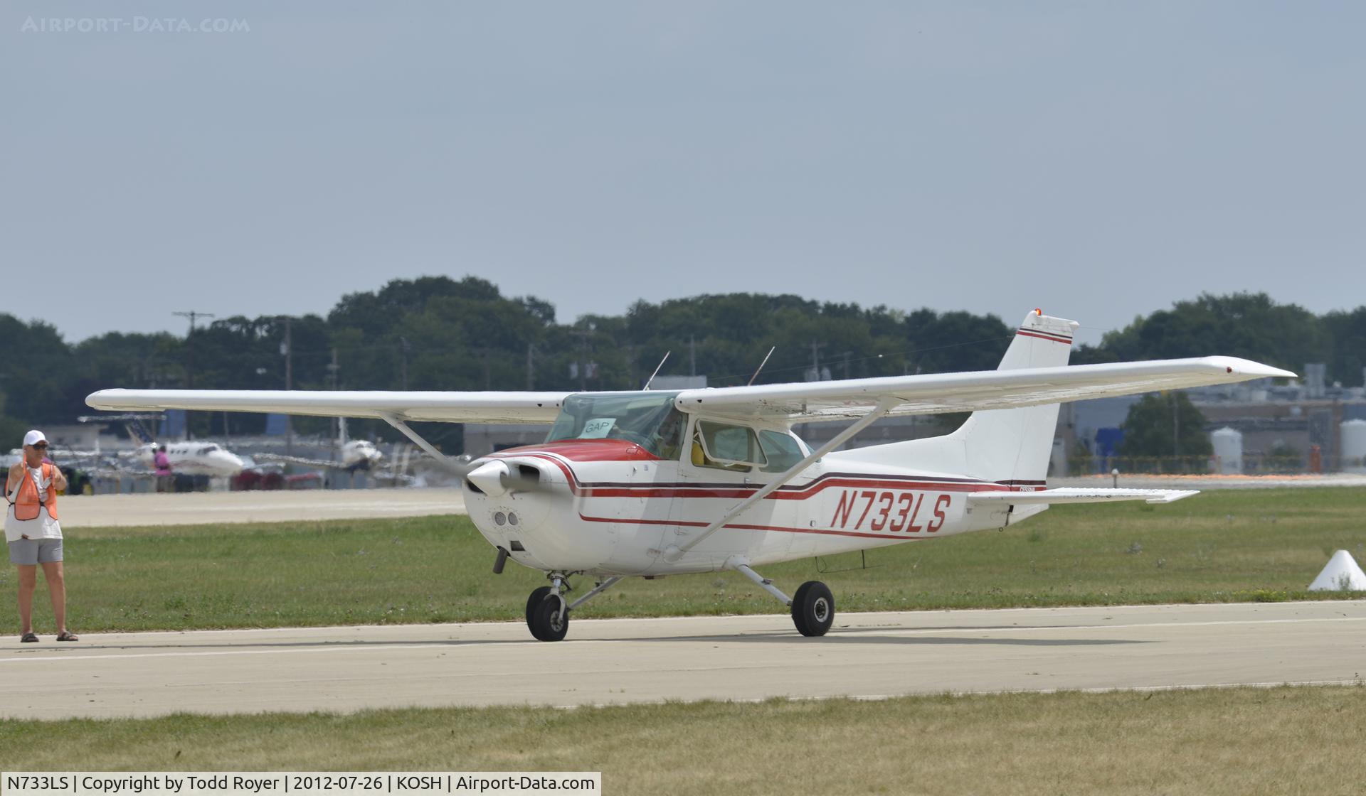 N733LS, 1976 Cessna 172N C/N 17268380, Airvenutre 2012