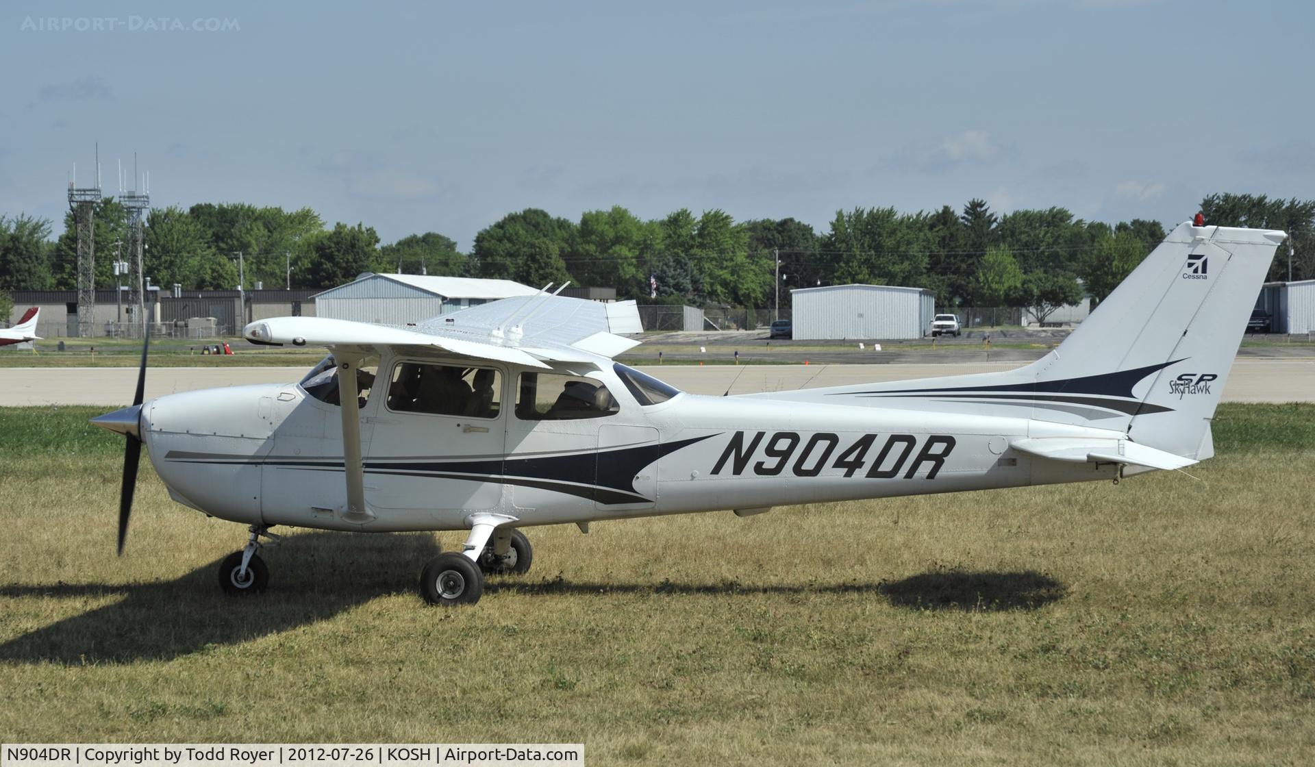 N904DR, 2004 Cessna 172S C/N 172S9698, Airventure 2012