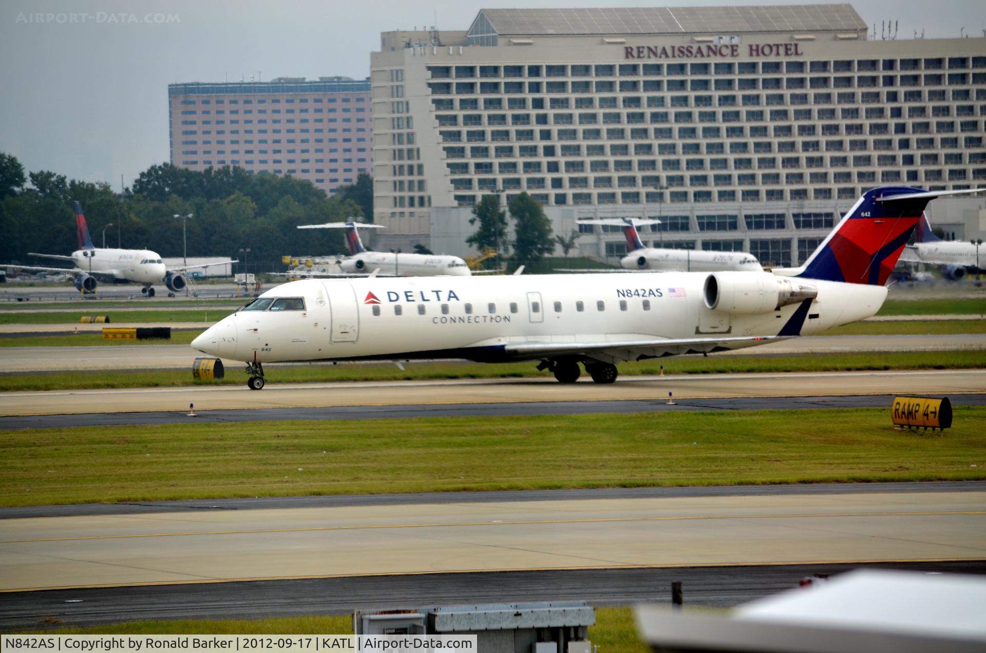 N842AS, 1999 Bombardier CRJ-200ER (CL-600-2B19) C/N 7304, Takeoff ATL
