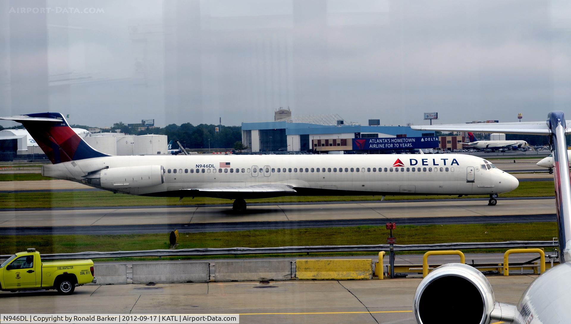 N946DL, 1989 McDonnell Douglas MD-88 C/N 49819, Taxi ATL