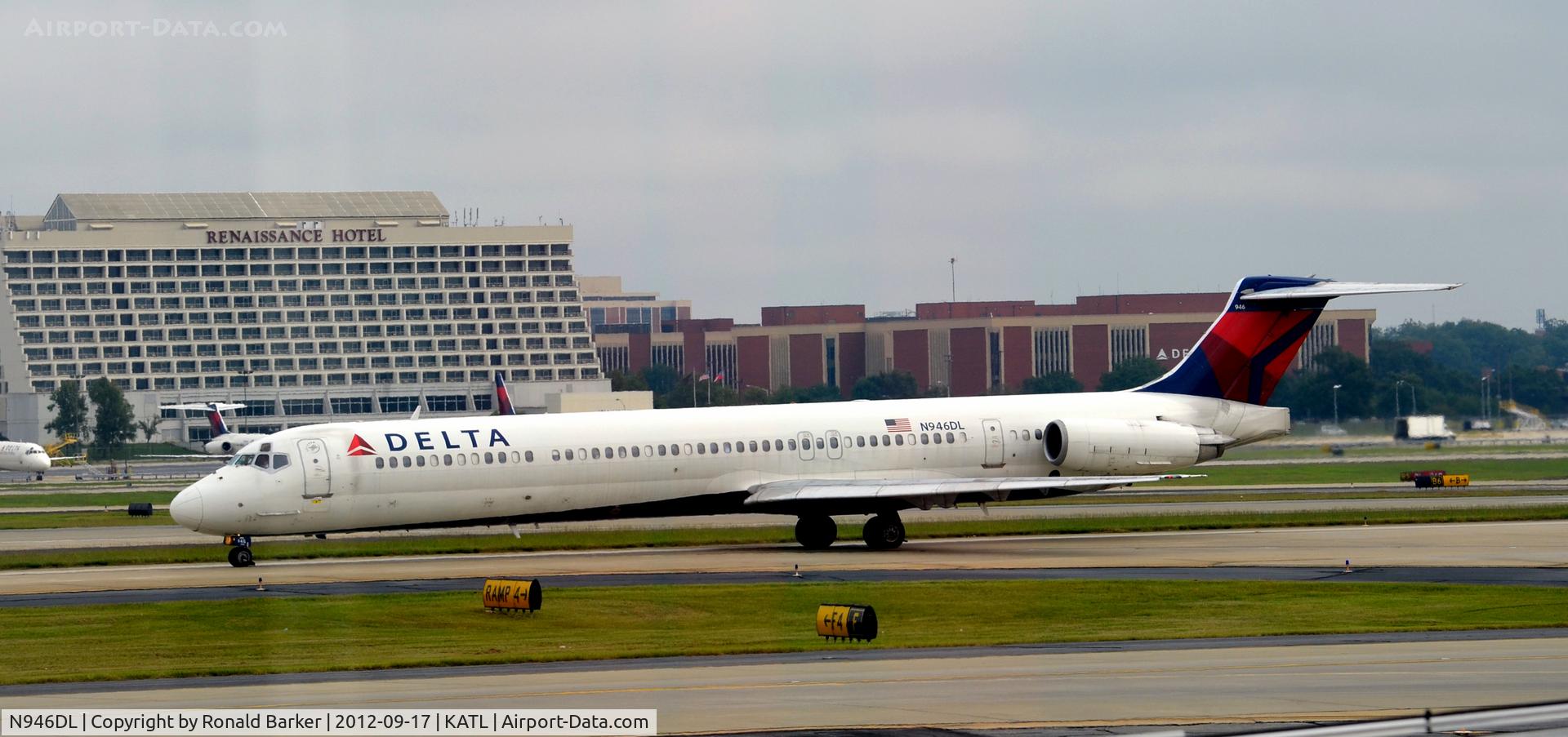 N946DL, 1989 McDonnell Douglas MD-88 C/N 49819, Takeoff ATL