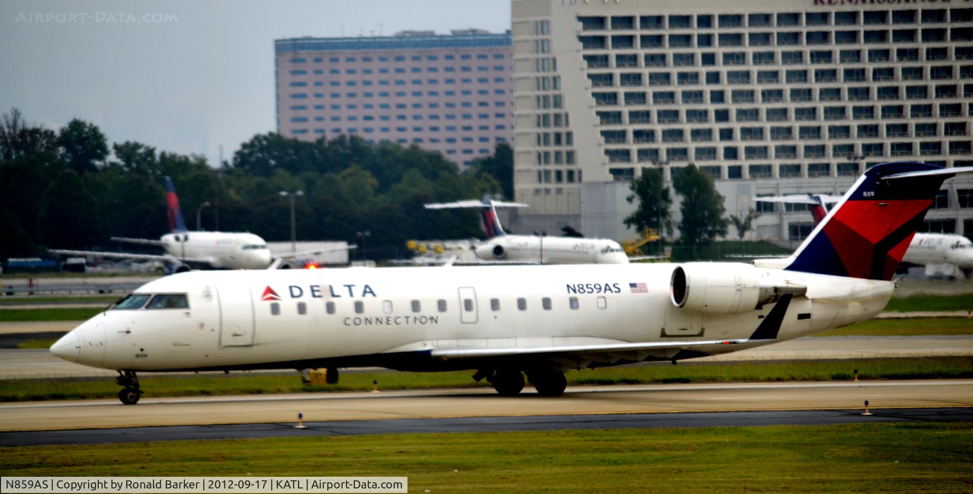 N859AS, 2000 Bombardier CRJ-200ER (CL-600-2B19) C/N 7421, Taxi ATL