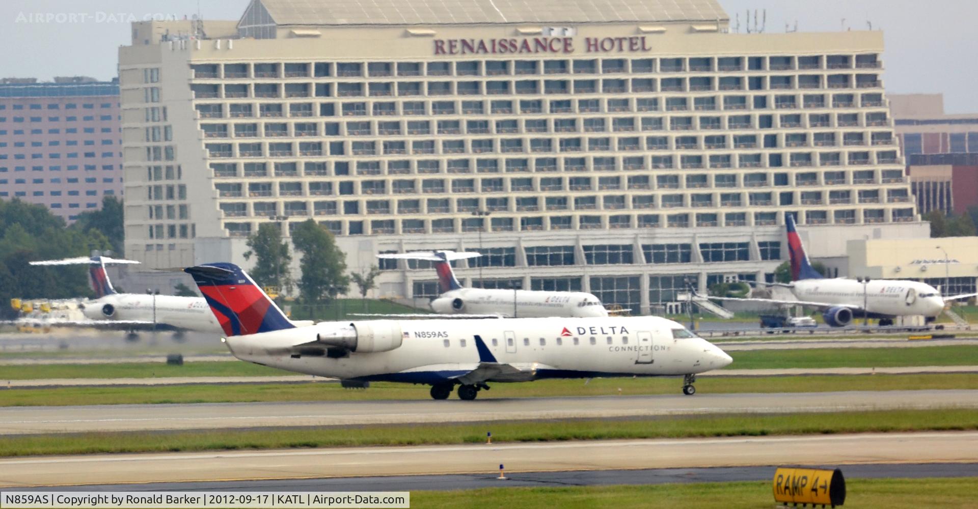 N859AS, 2000 Bombardier CRJ-200ER (CL-600-2B19) C/N 7421, Taxi ATL