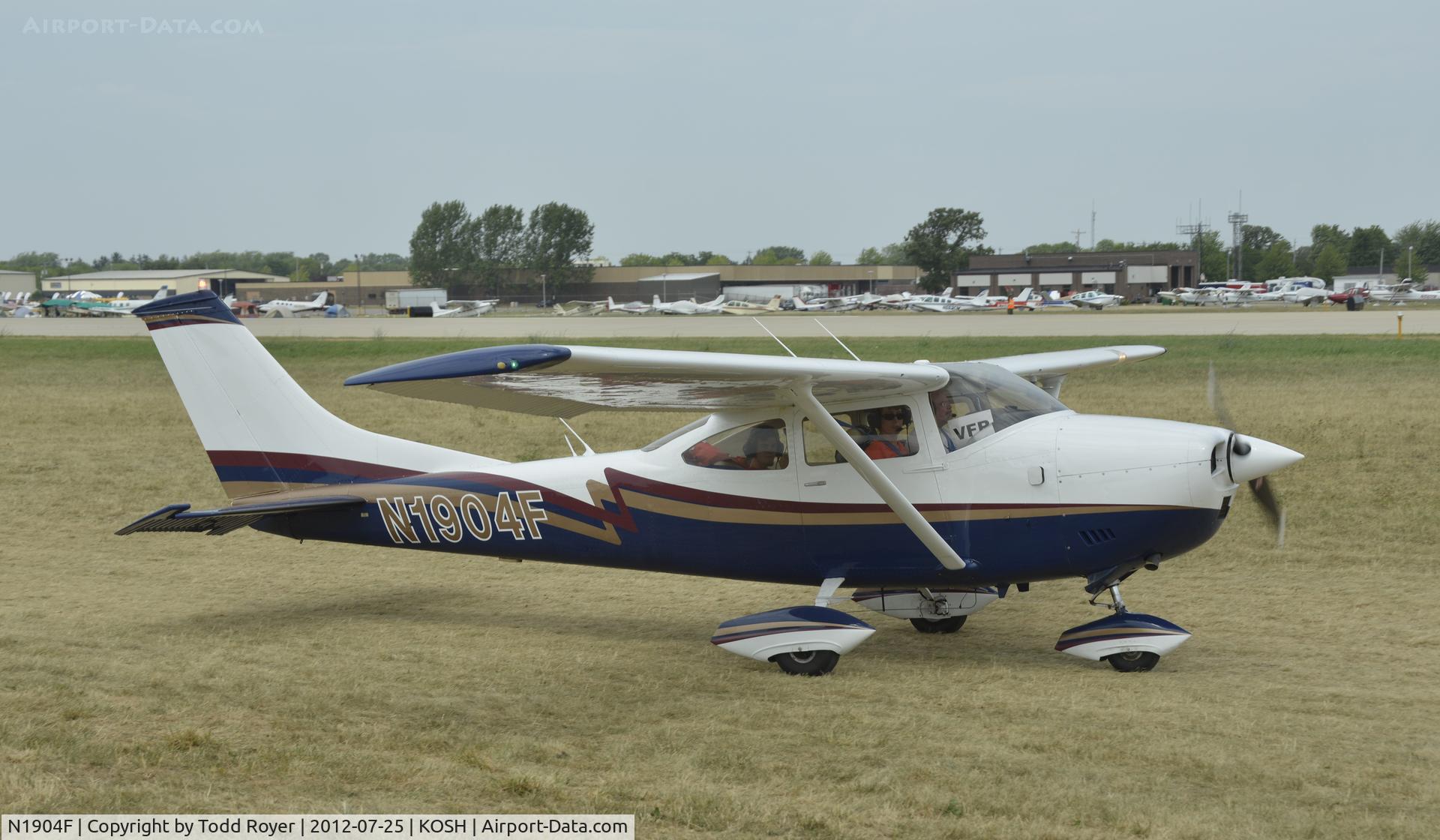 N1904F, 1966 Cessna 182M Skylane C/N 18257699, Airventure 2012