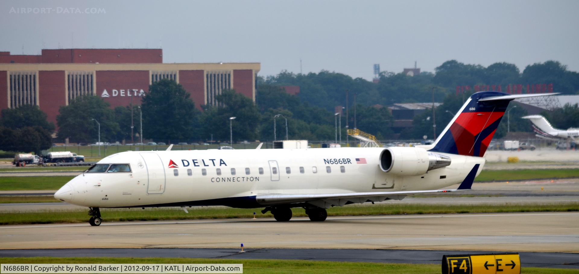 N686BR, 2003 Bombardier CRJ-200ER (CL-600-2B19) C/N 7715, Taxi ATL