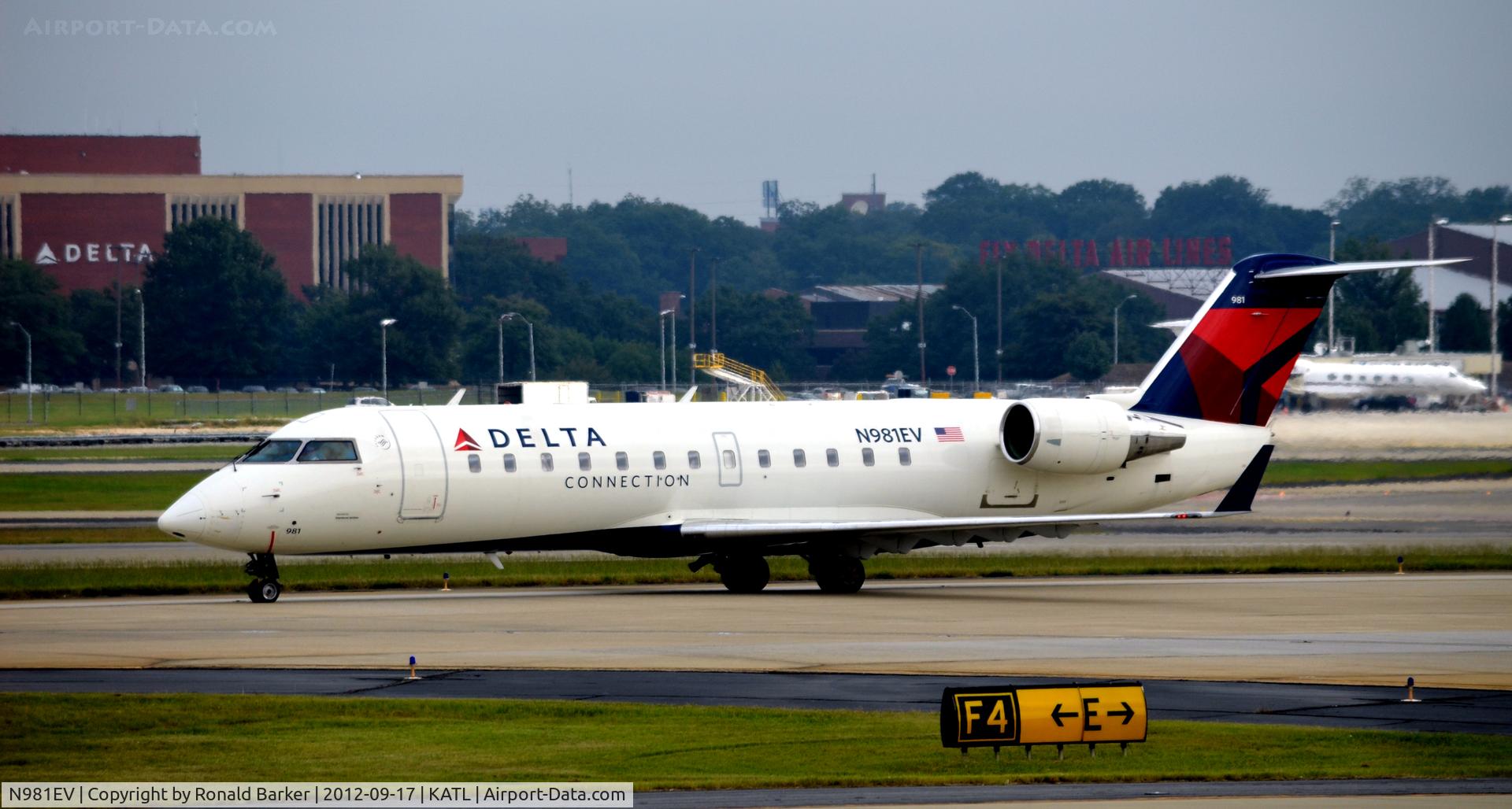 N981EV, 2003 Bombardier CRJ-200ER (CL-600-2B19) C/N 7768, Taxi ATL