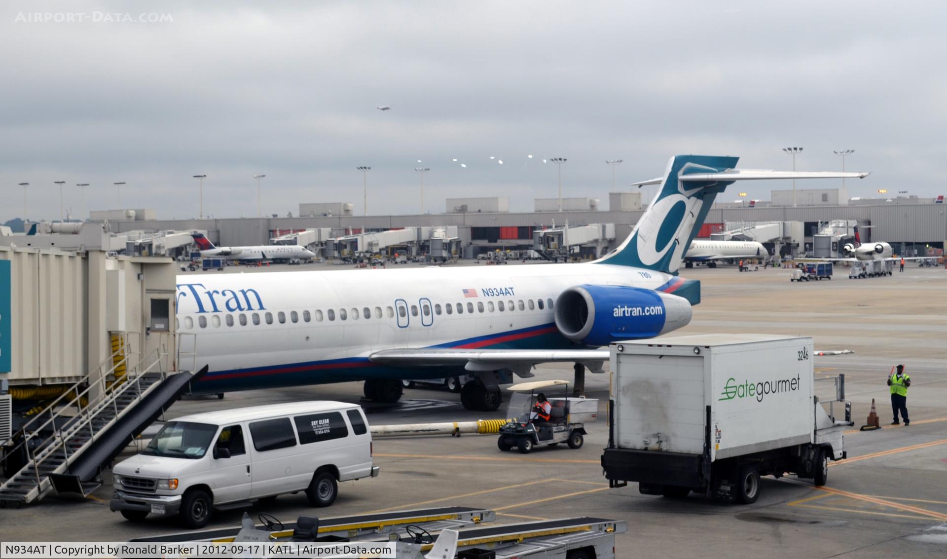 N934AT, 2000 Boeing 717-200 C/N 55070, Atlanta