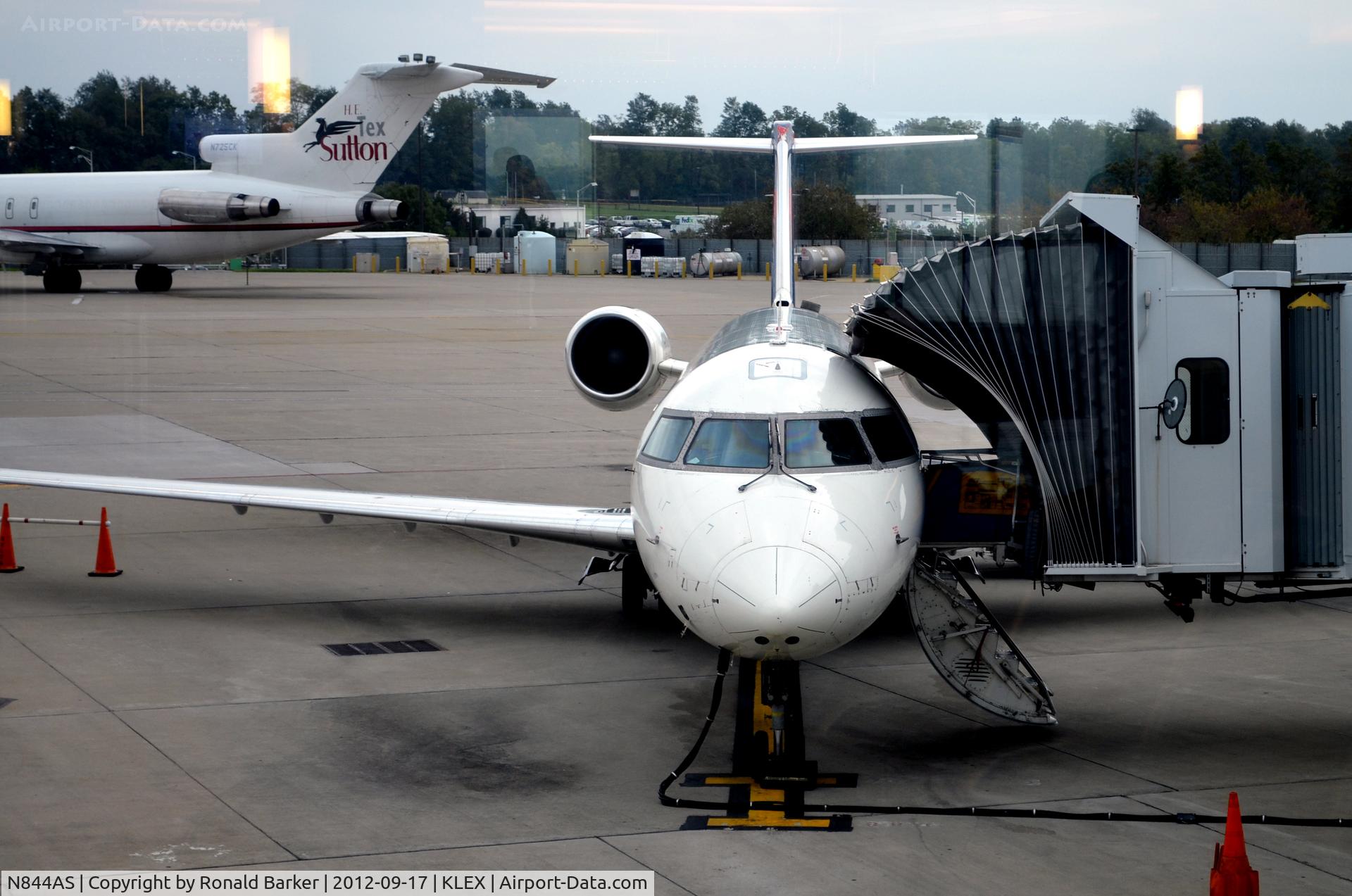 N844AS, 1999 Bombardier CRJ-200ER (CL-600-2B19) C/N 7317, Lexington