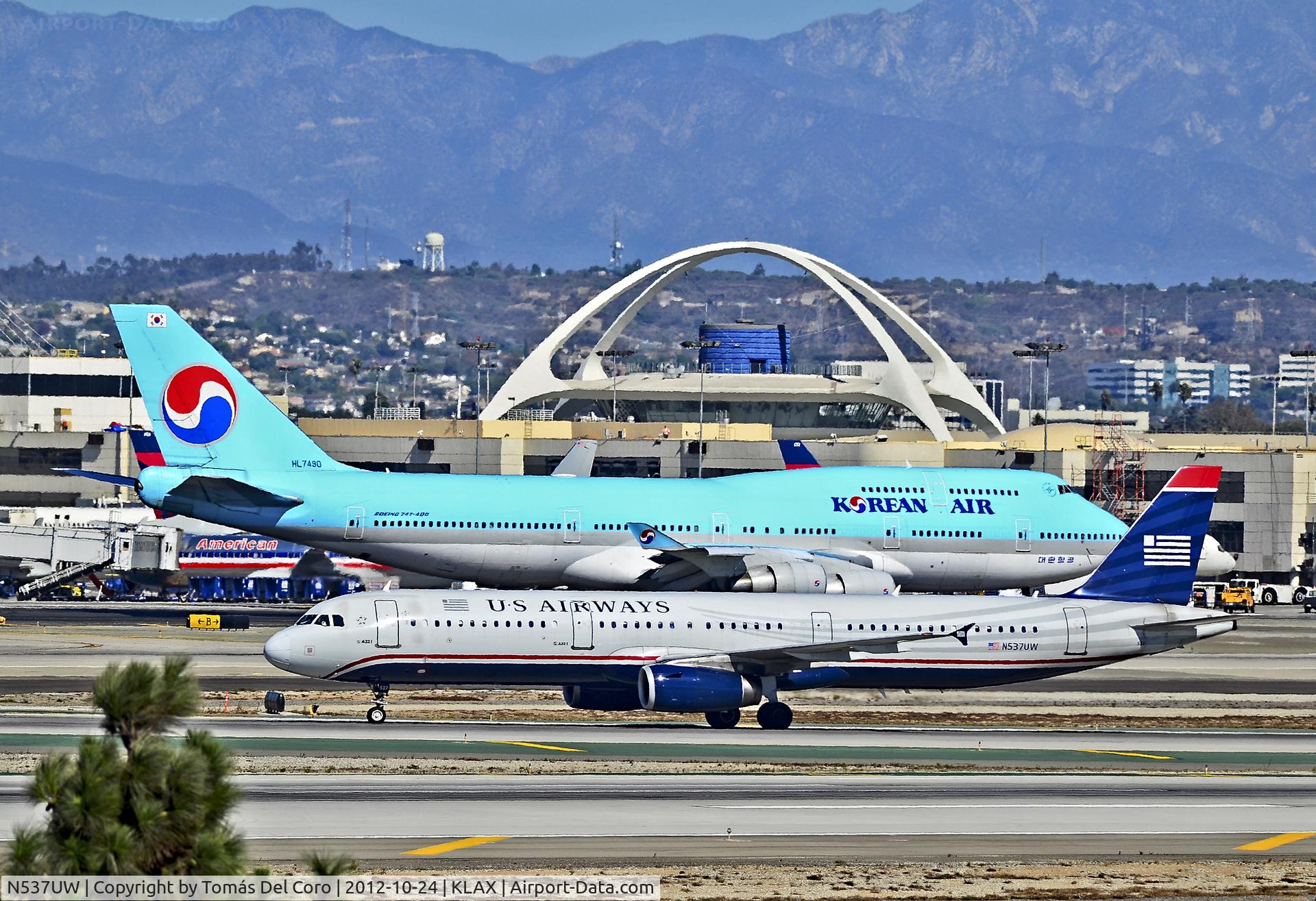 N537UW, 2009 Airbus A321-231 C/N 4041, N537UW US Airways Airbus A321-231 (cn 4041)

HL7490 Korean Air Boeing 747-4B5 / 490 (cn 27177/1019)

Los Angeles - International (LAX / KLAX)
USA - California, October 24, 2012
TDelCoro