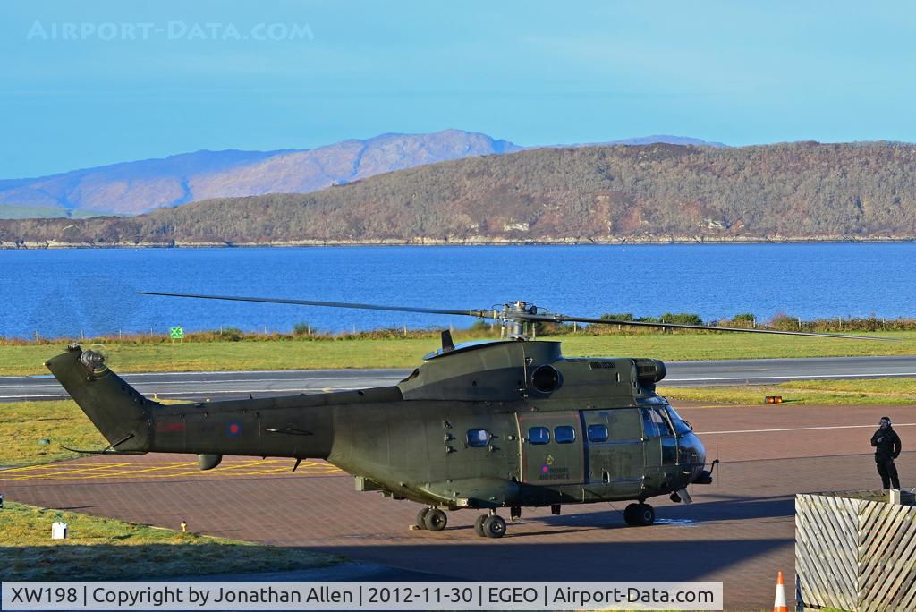 XW198, 1971 Westland Puma HC.1 C/N 1039/F9745, About to depart Oban after resolution of technical problems.