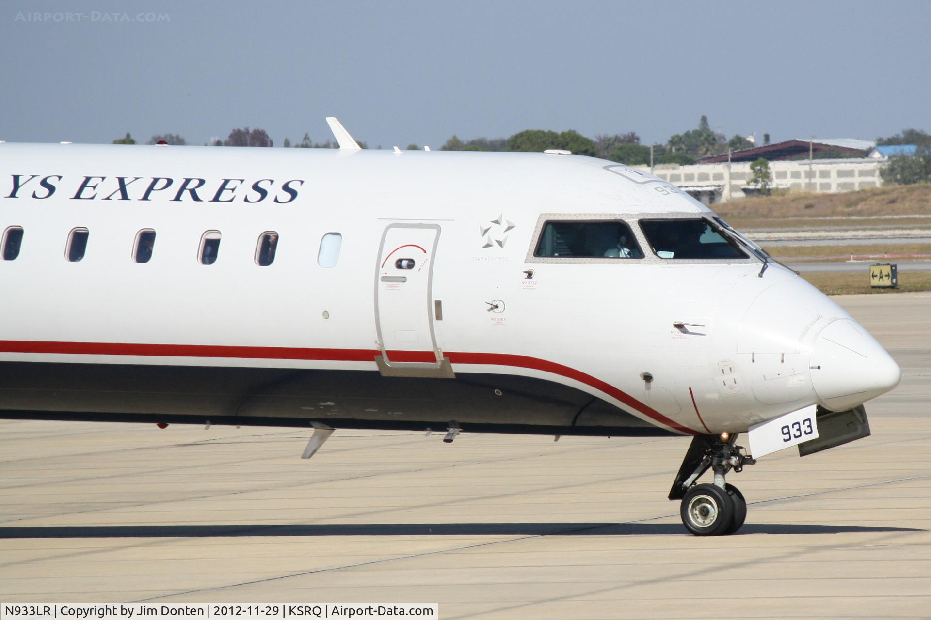 N933LR, 2005 Bombardier CRJ-900ER (CL-600-2D24) C/N 15033, US Air Flight 2678 operated by Mesa (N933LR) prepares for flight at Sarasota-Bradenton International Airport