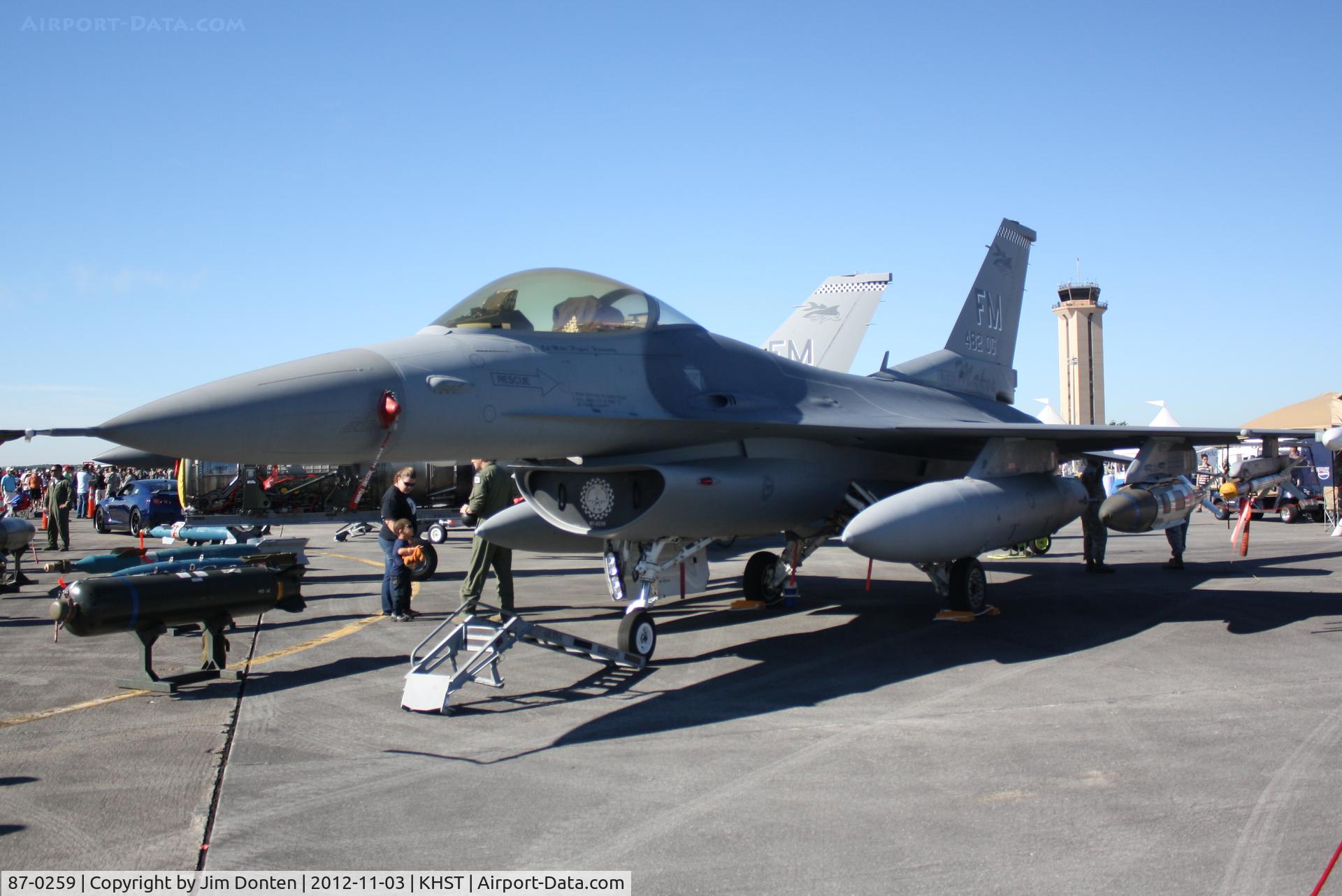 87-0259, 1987 General Dynamics F-16C Fighting Falcon C/N 5C-520, F-16 Fighting Falcon (87-0259) from the 482nd Fighter Wing at Homestead Air Reservice Base sits on static display at Wings over Homestead