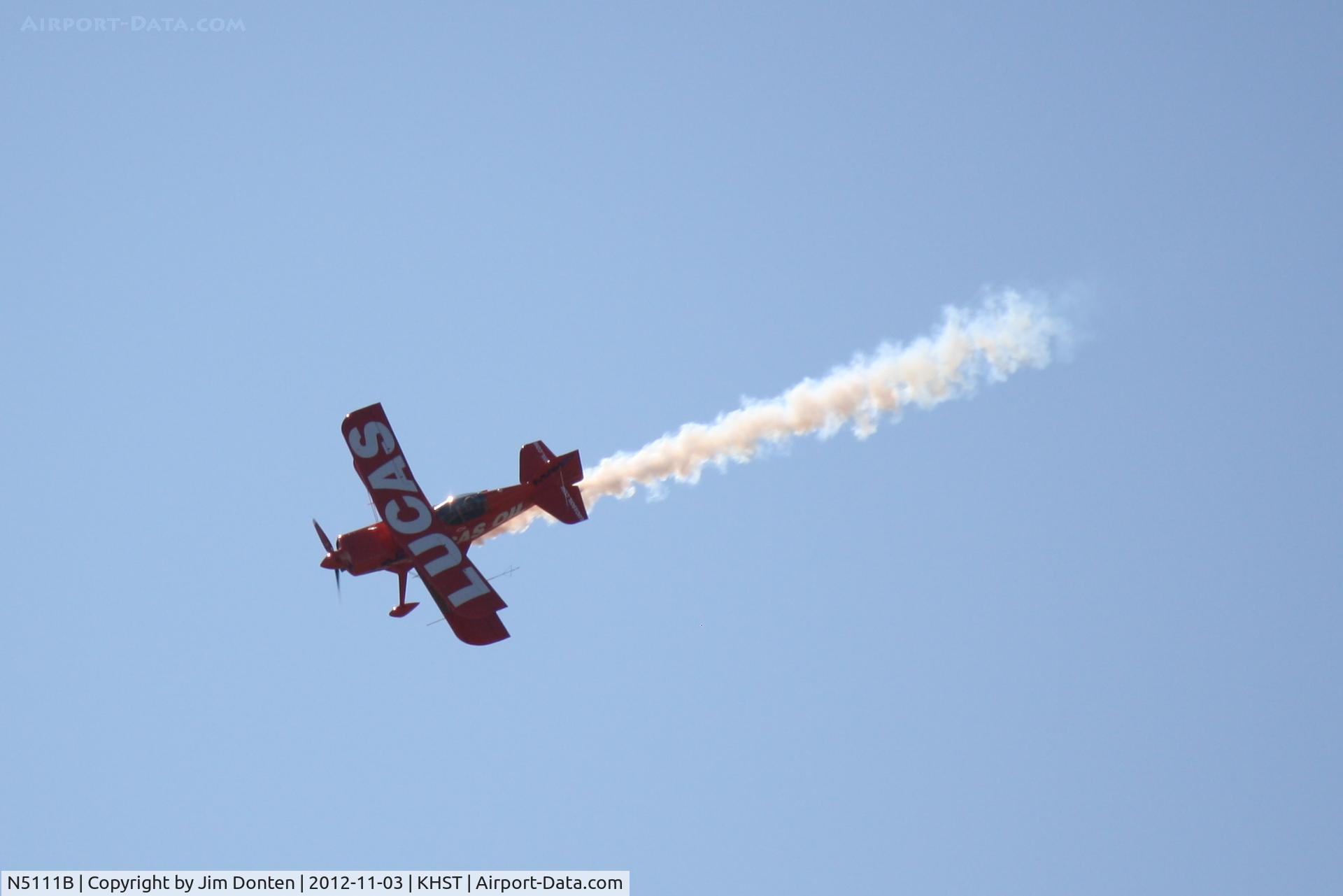 N5111B, 1998 Pitts S-1-11B Super Stinker C/N 4003, Mike Wiskus performs in his Pitts S-1 during Wings over Homestead