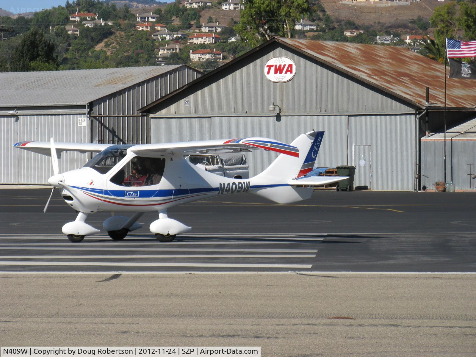 N409W, 2006 Flight Design CTSW C/N 06-07-06, 2006 Flight Design Gmbh CTSW, Rotax 912ULS 100 Hp, taking the active