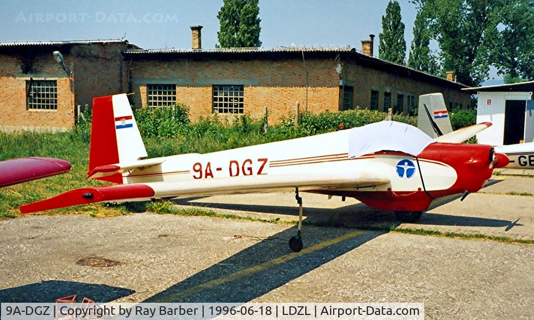 9A-DGZ, 1970 Scheibe SF-25B Falke C/N 4815, Scheibe SF-25B Falke [4815] Lucko~9A 18/06/1996