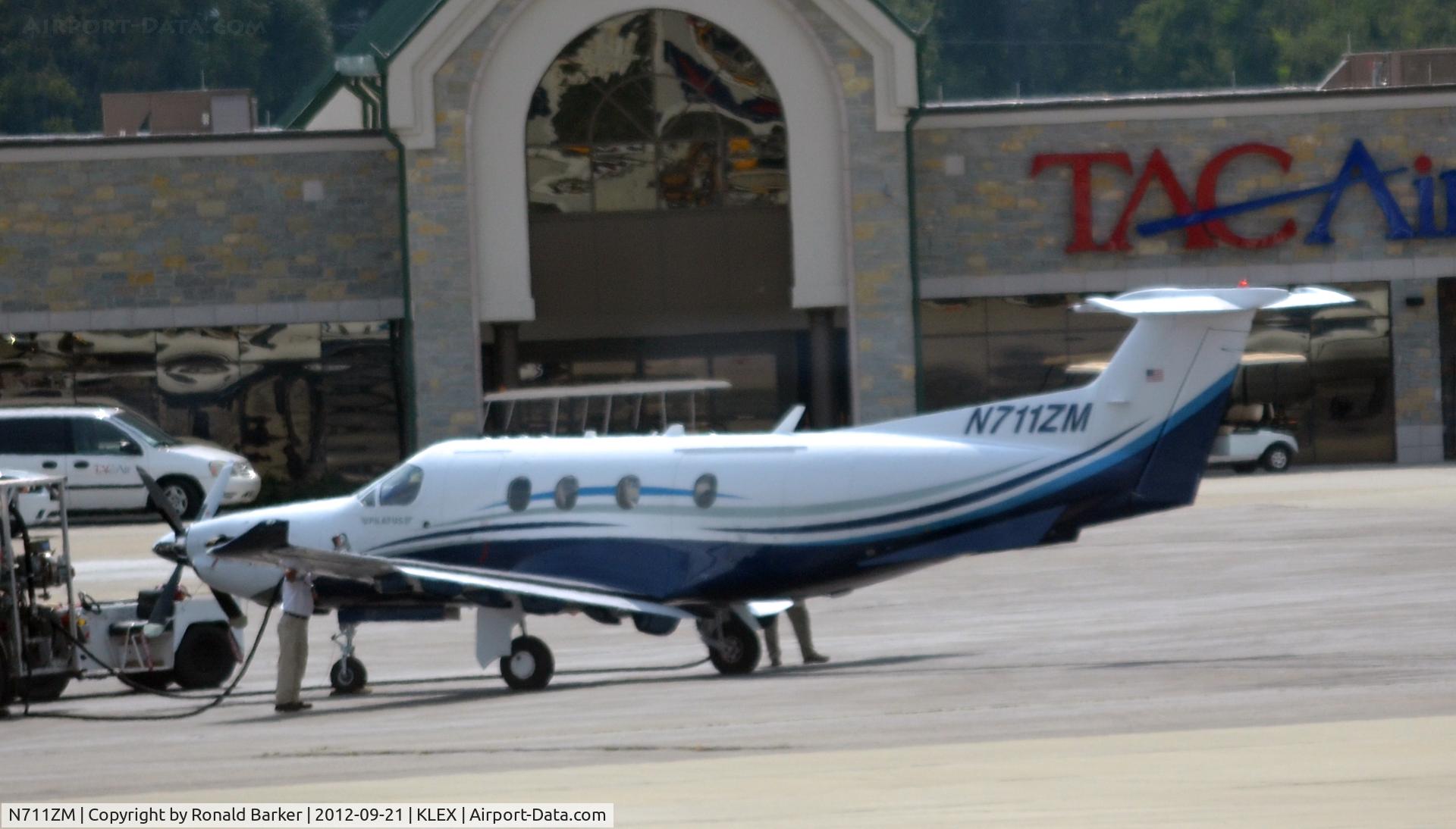 N711ZM, 2010 Pilatus PC-12/47E C/N 1254, Refueling LEX