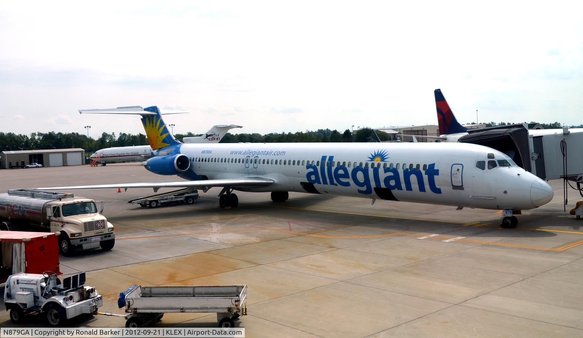 N879GA, 1996 McDonnell Douglas MD-83 (DC-9-83) C/N 53486, Lexington