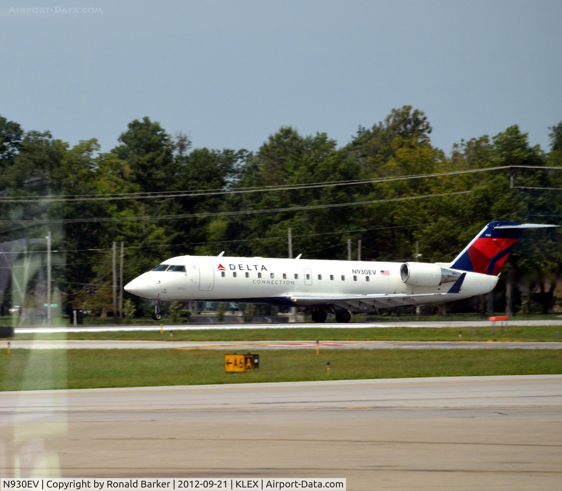 N930EV, 2005 Bombardier CRJ-200ER (CL-600-2B19) C/N 8014, Landing LEX