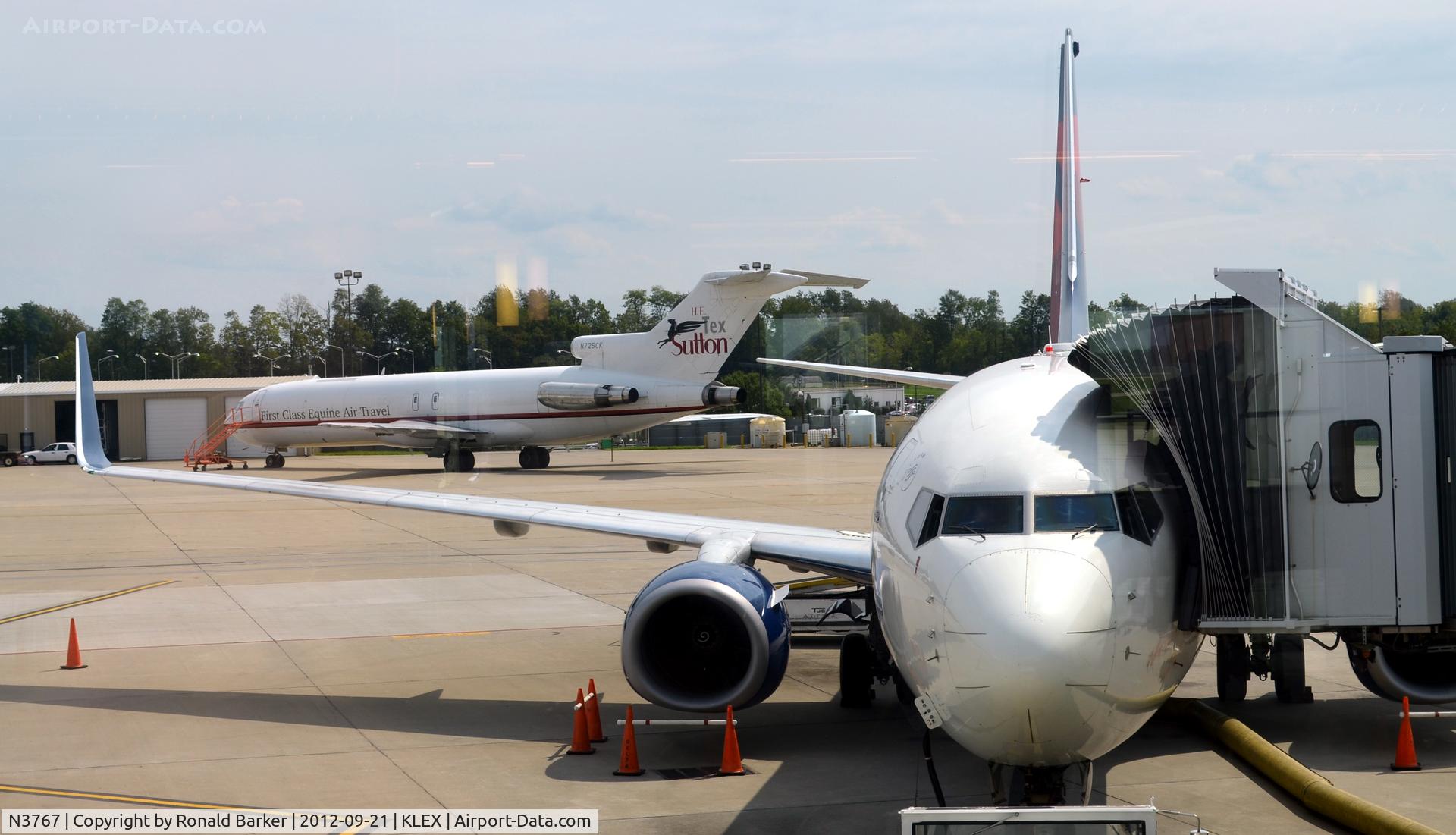 N3767, 2001 Boeing 737-832 C/N 30821, UK charter flight