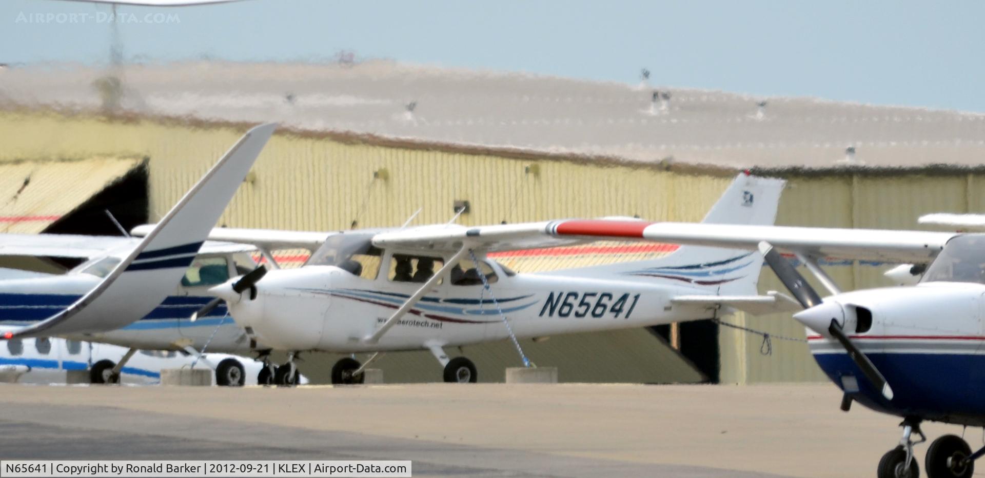 N65641, 2005 Cessna 172R C/N 17281233, Lexington
