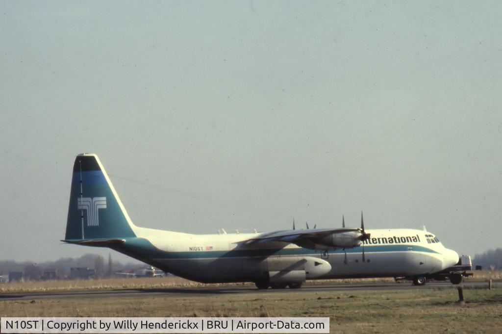 N10ST, 1970 Lockheed L-100-30 Hercules (L-382G) C/N 382-4383, Number 2 for take-off