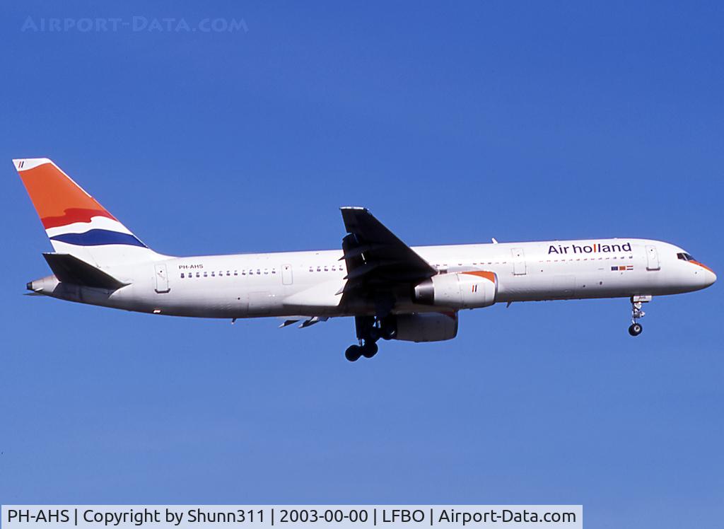 PH-AHS, 1993 Boeing 757-28A C/N 25622, Landing rwy 14R in new c/s