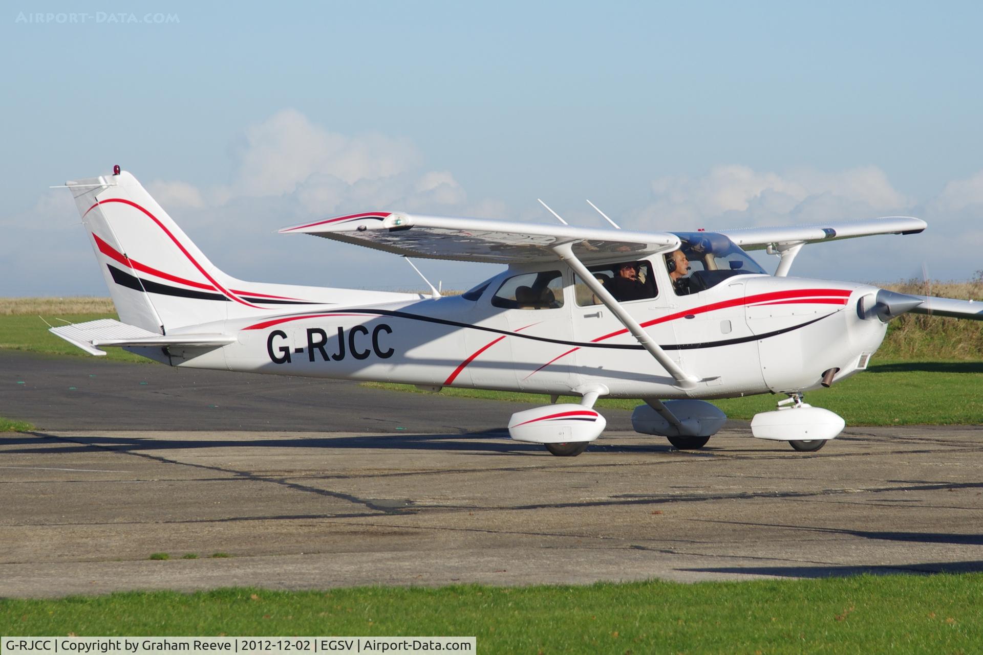 G-RJCC, 2007 Cessna 172SP Skyhawk C/N 172S10525, About to park at Old Buckenham.