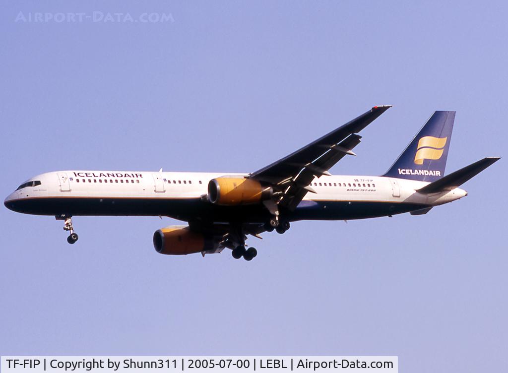 TF-FIP, 2000 Boeing 757-208 C/N 30423, Landing rwy 25