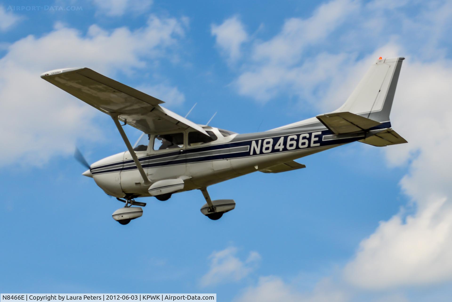 N8466E, Cessna 172N C/N 17272207, Arriving at Chicago Executive Airport